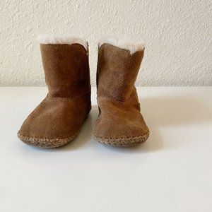 Ugg Caden Tan Shearling Lined Boots Size 4/5 Infant